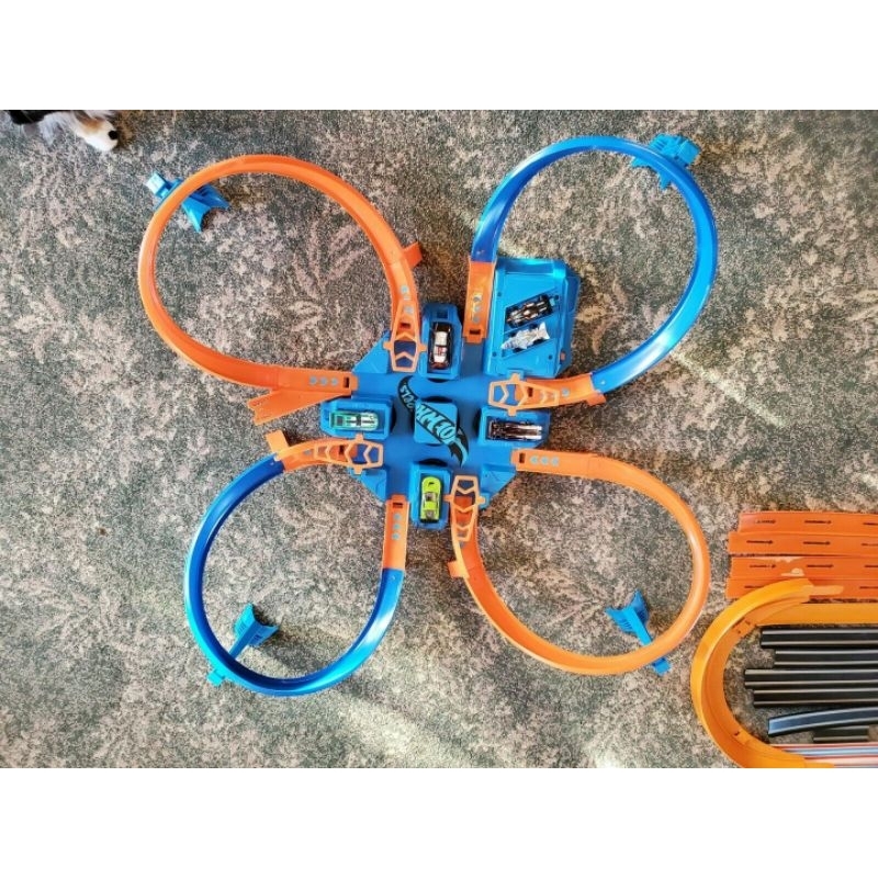 Criss Cross Crash Track Hot Wheels (bekas lengkap mulus)