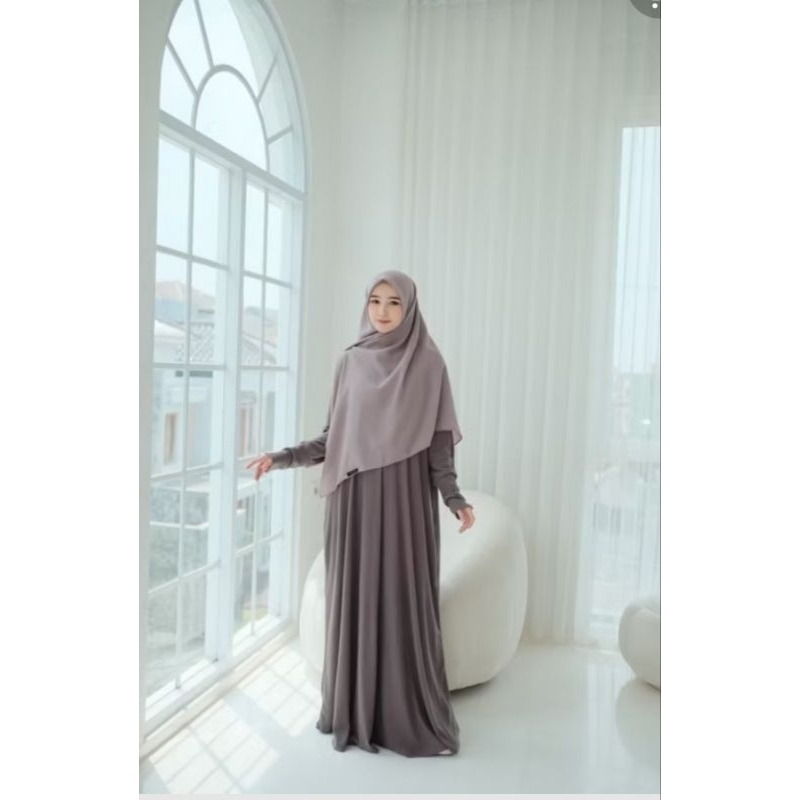 preloved abaya knit Larisa warna baby blue (untuk umroh/haji)