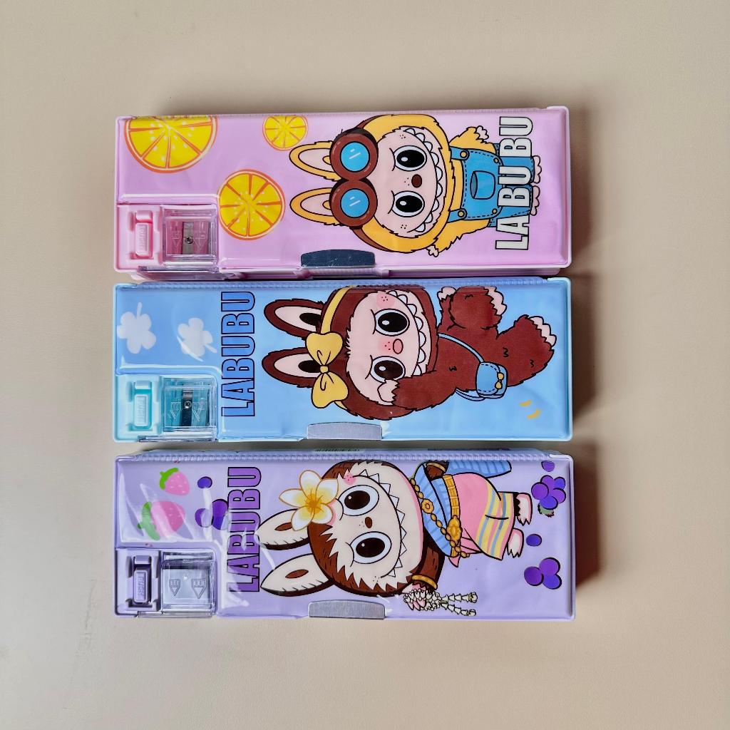 

(PCS) KOTAK PENSIL MAGNET KM 9100-3 LABUBU / KOTAK PENSIL ANAK