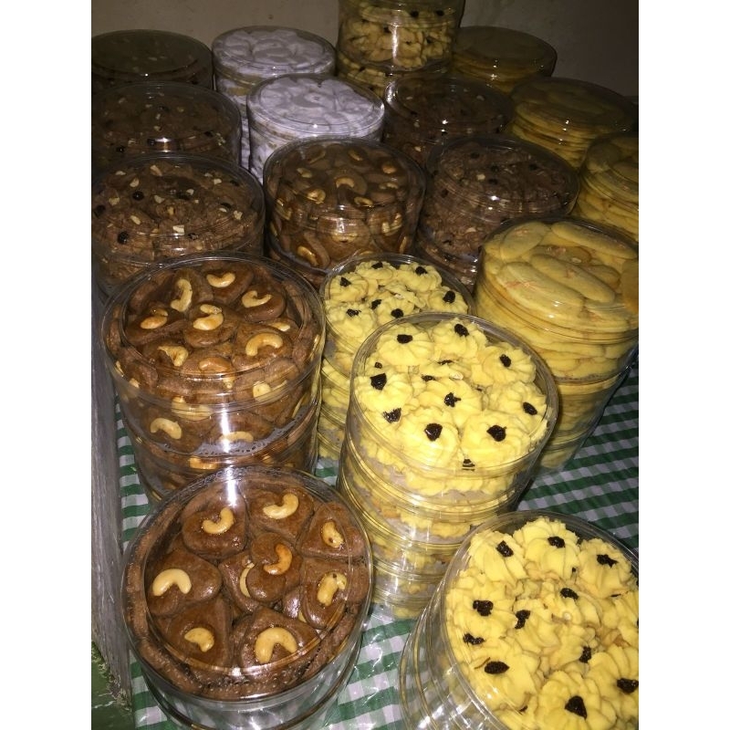 

ANEKA KUE KERING, NASTAR, KASTENGEL , LIDAH KUCING, KUE KACANG, COKLAT CHOCOCHIP, PUTRI SALJU, COKLAT MEDE, SEMPRIT