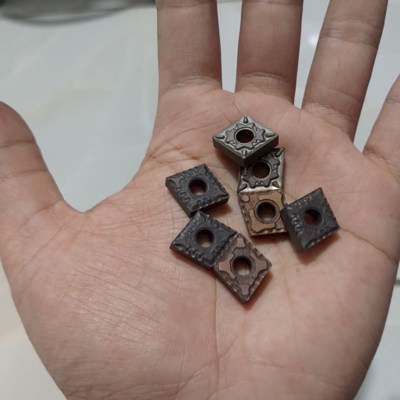 INSERT CNMG1204 INSERT CNMG 12 04 PAHAT BUBUT CNMG12 BEKAS CERMET