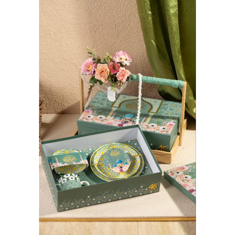 

hampers aulia hampers pecah belah