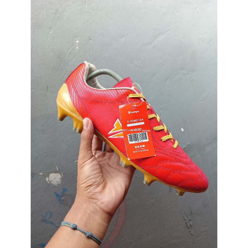 Sepatu Bola Sevspo x Zoro lea Ukuran 43 Like a new