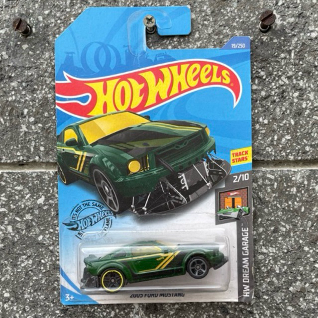 HOT WHEELS 2005 FORD MUSTANG