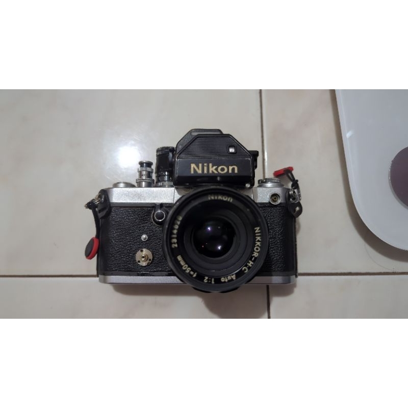 Nikon F2+ Lensa Nikor H-C 50mm f2 Kamera Analog