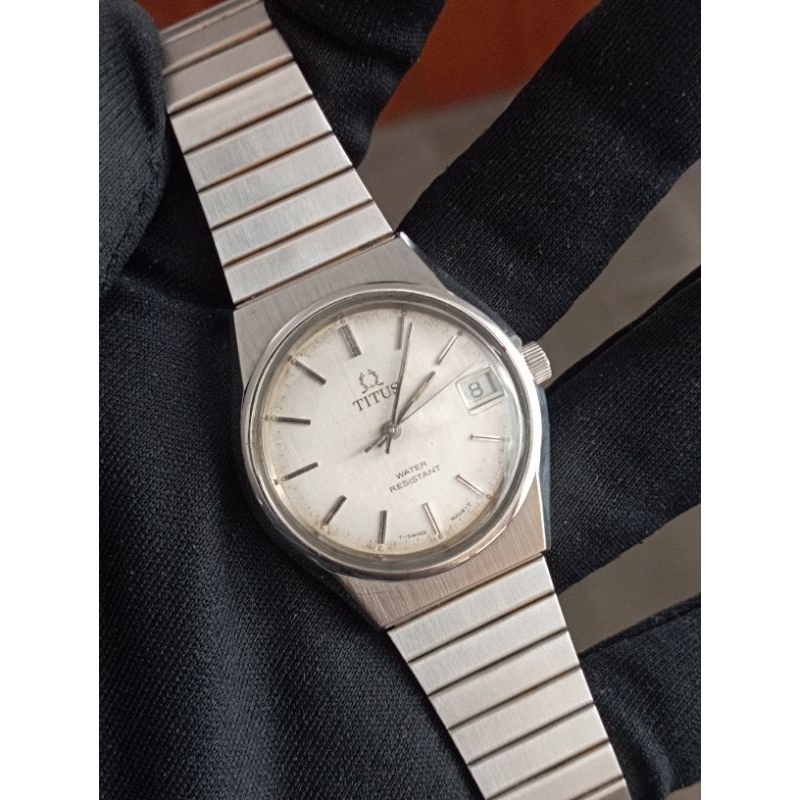 titus manual winding original swiss (second)