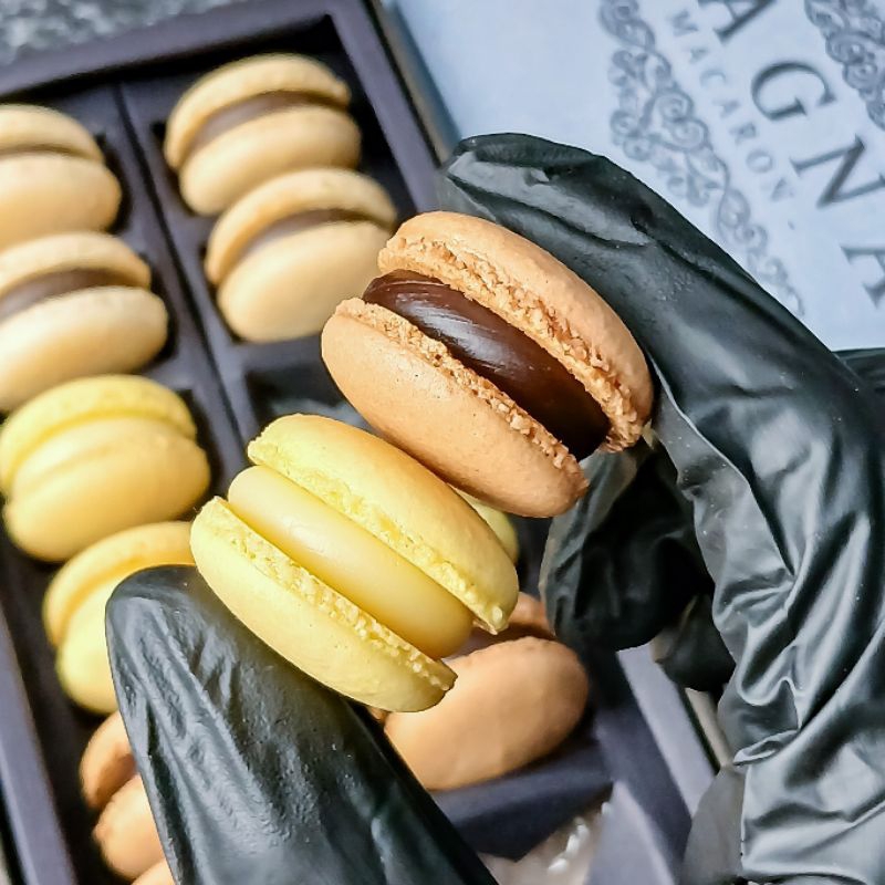 

Baby BROWN Macaron 'Premium Quality' 100% Almond Isi 12 pcs I Hadiah Lebaran, Wisuda, Ulang tahun, Eid Mubarak