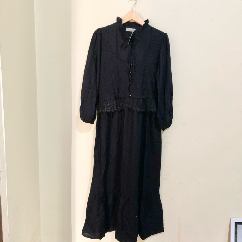 Gamis Linen NIEWEN collection warna hitam - Gamis hitam NIEWEN - Dress NIEWEN hitam - Dress brukat L