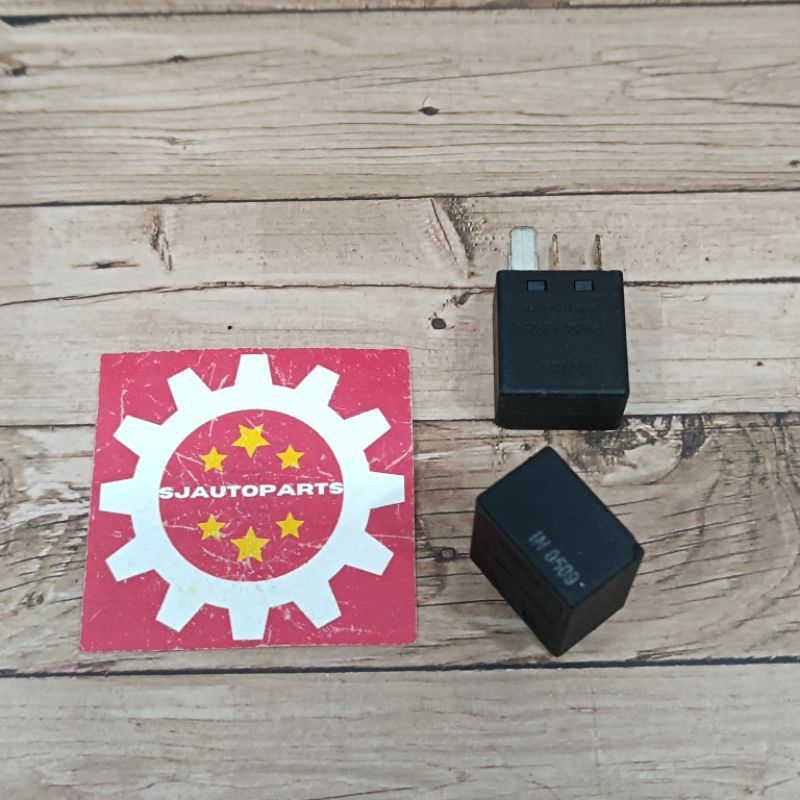 RELAY TYCO V23074-A1001-X62 KAKI 4 WARNA HITAM 12 VOLT