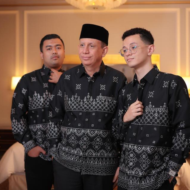 Kemeja Raya by SARAH THE LABEL