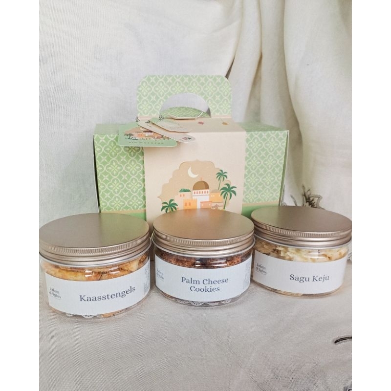 

Cookies Jars (Kue Kering) Hampers Lebaran Kastengel, Matcha Almond Sable, Garlic Cheese, Palm Cheese, Chocochips, Sagu Keju, Lidah Kucing, Ginger Cookies