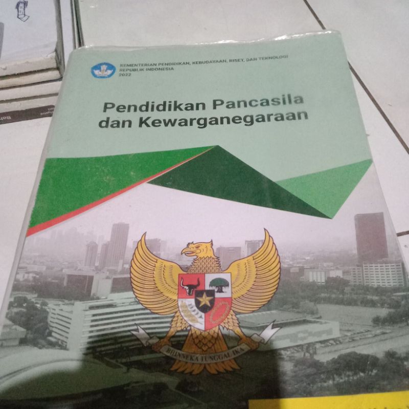 buku pendidikan Pancasila dan kewarganegaraan kelas 12 tahun 2022