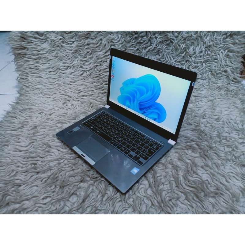 Laptop Toshiba Dynabook R63 Ram 8gb SSD 128gb core i5 gen5 Siap pakai