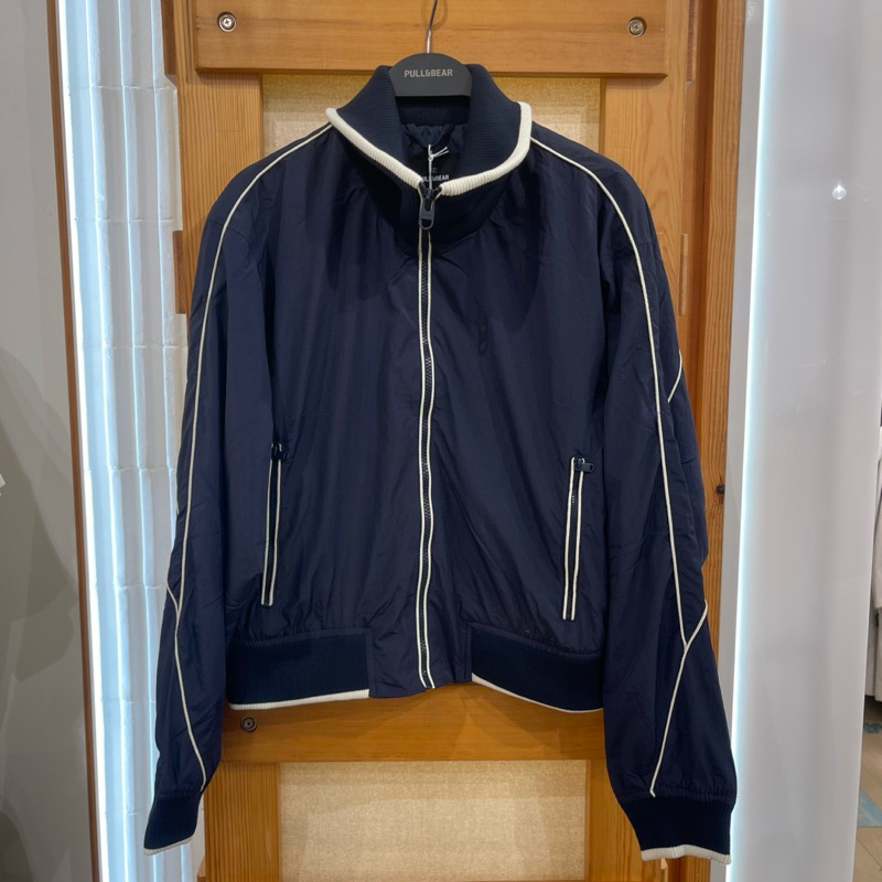 Jaket Parasut PULL&BEAR Women jastip (jasa titip)