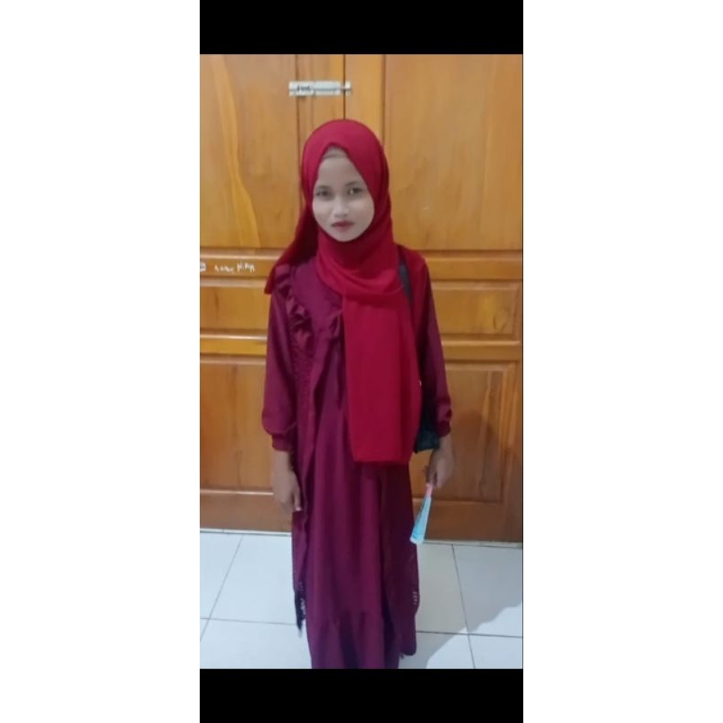 hijab segi empat polos anak anak merah maroon