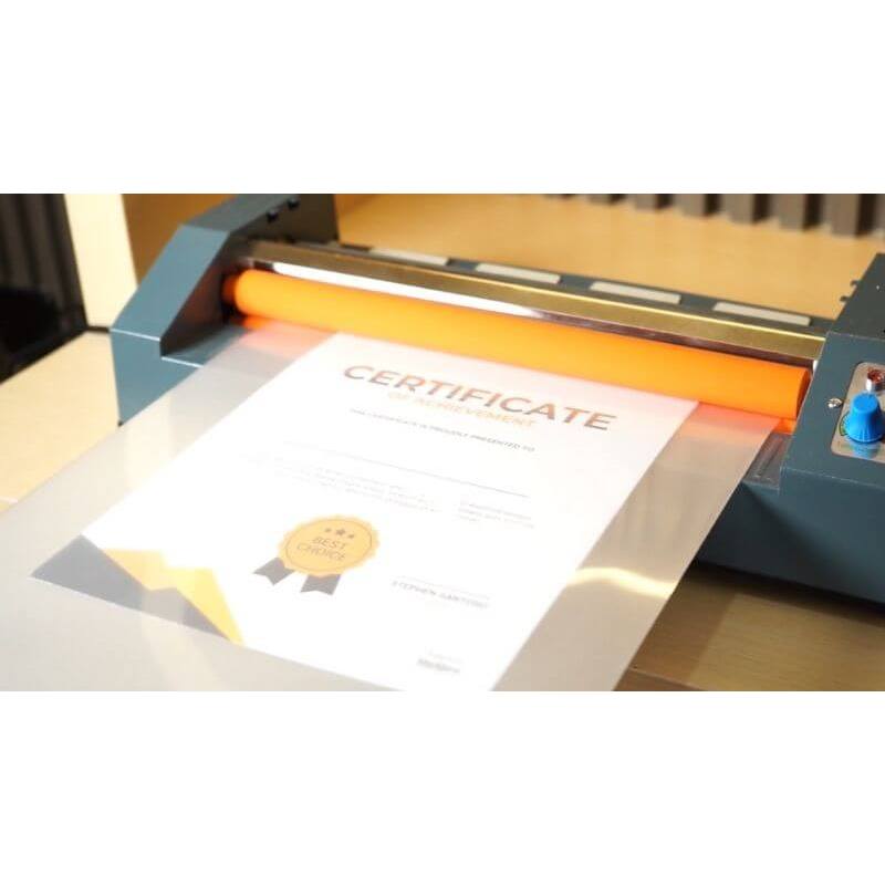 

LAMINATING KERTAS F4 BENING