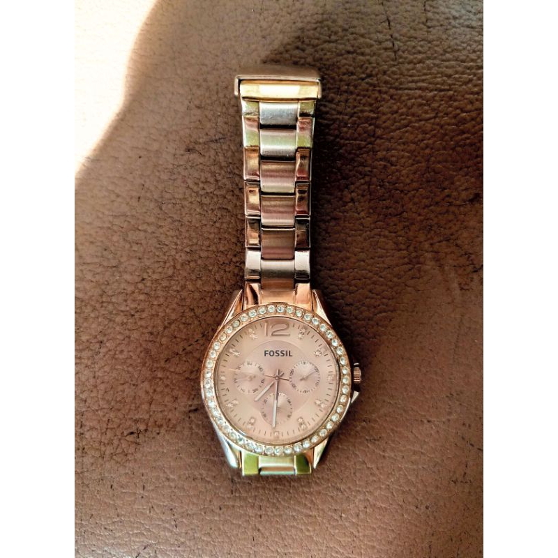 Jam tangan wanita merk FOSSIL