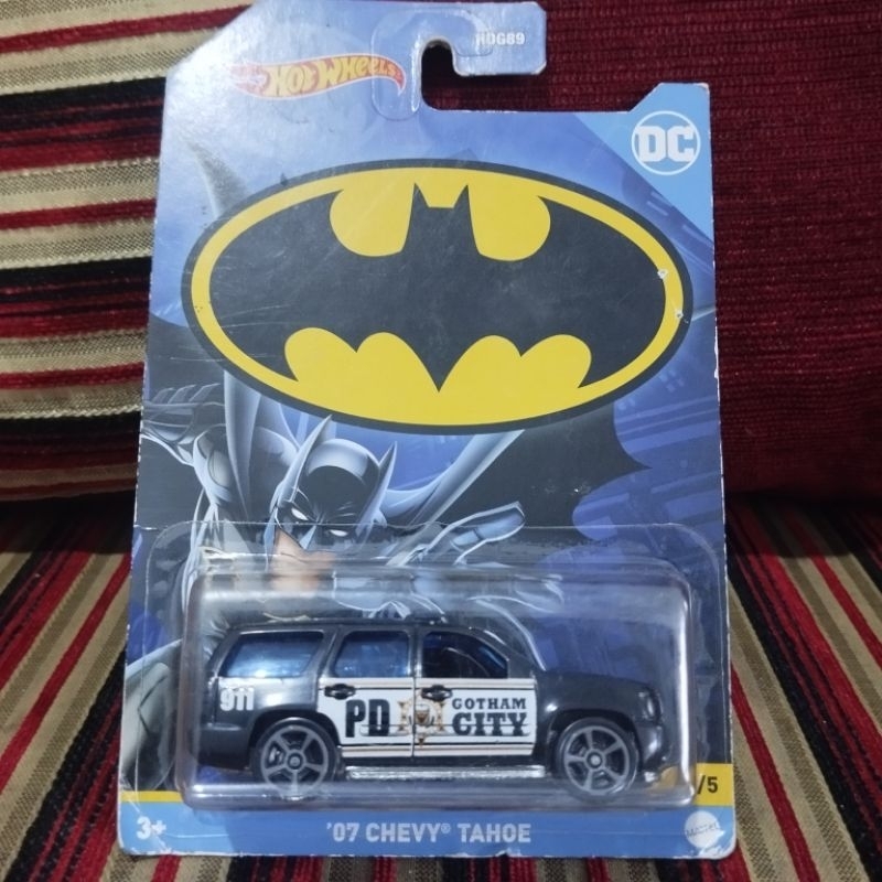 Hot Wheels 07 Chevy Tahoe (Batman)