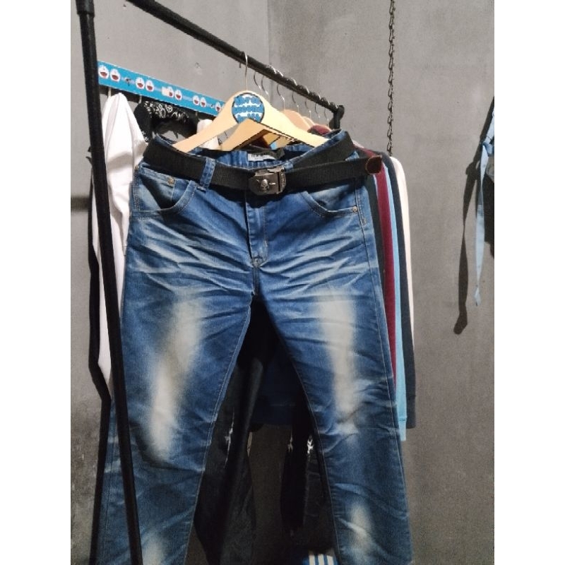 celana jeans fading