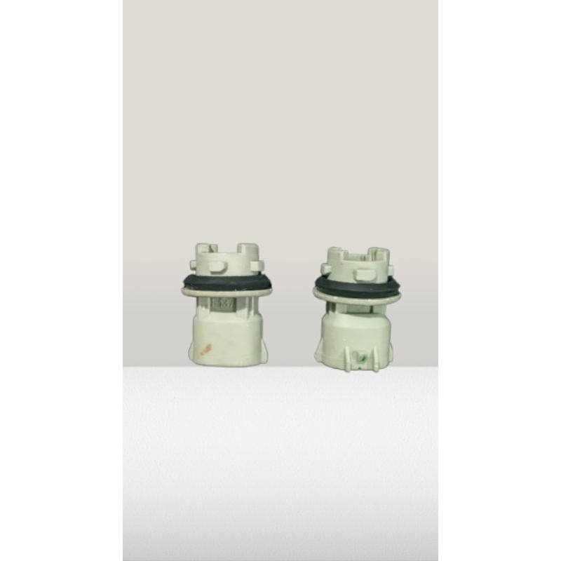 Soket fitting lampu senja depan Toyota Innova original