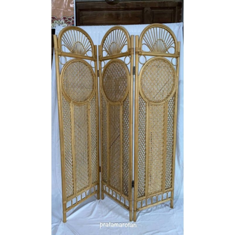 SKETSEL ROTAN / PENYEKAT RUANGAN ROTAN / PEMBATAS RUANGAN ROTAN / RATTAN DIVIDER