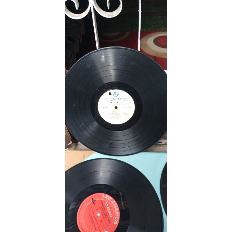 piringan hitam vinyl lokananta keroncong dan gending jawa