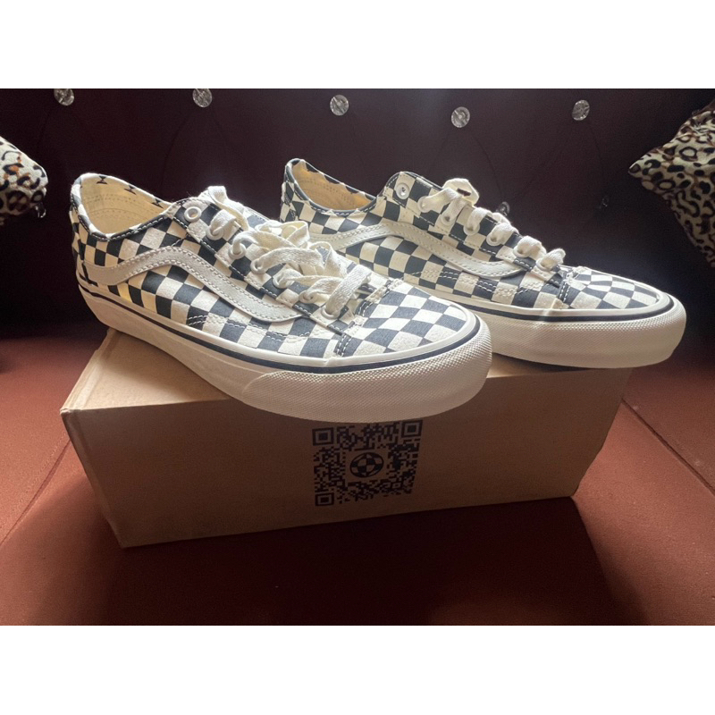 vans 36 decon