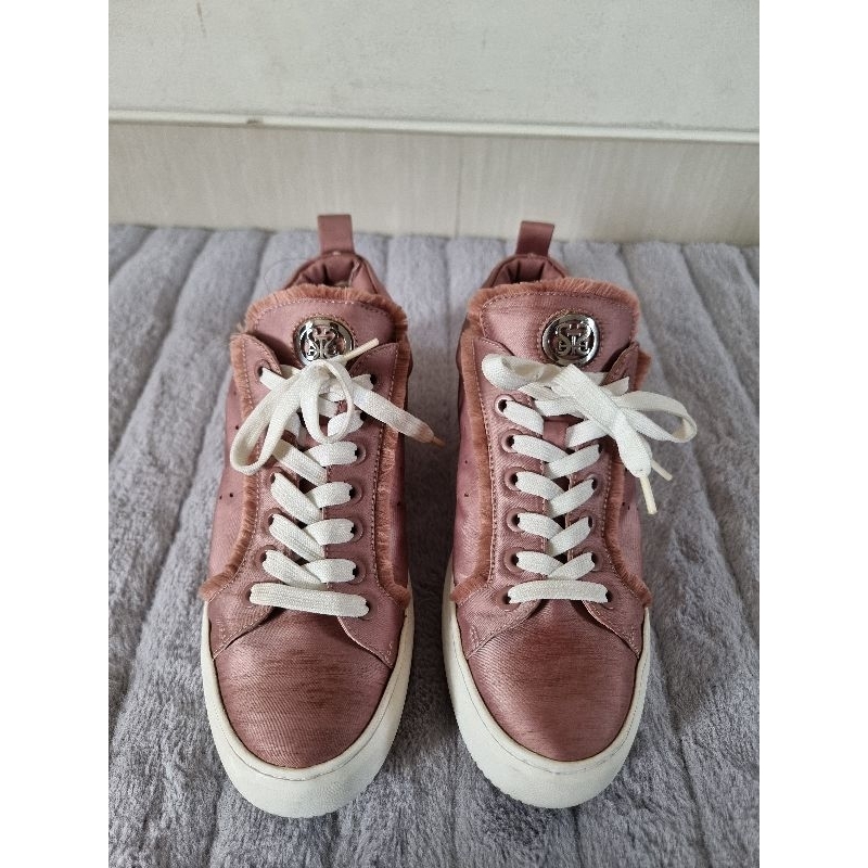 Preloved Sepatu Staccato  - pink