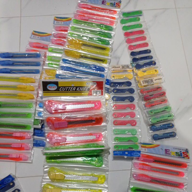 

Cutter Knife Pimes Lipat Renceng (Isi 12 Pcs)