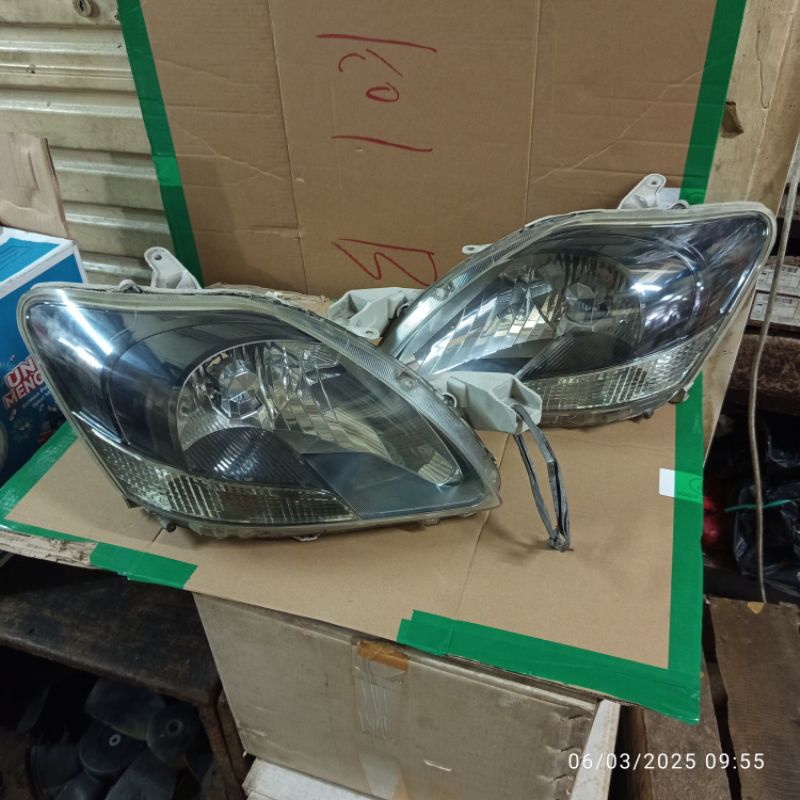 headlamp/ lampu depan vios 2012