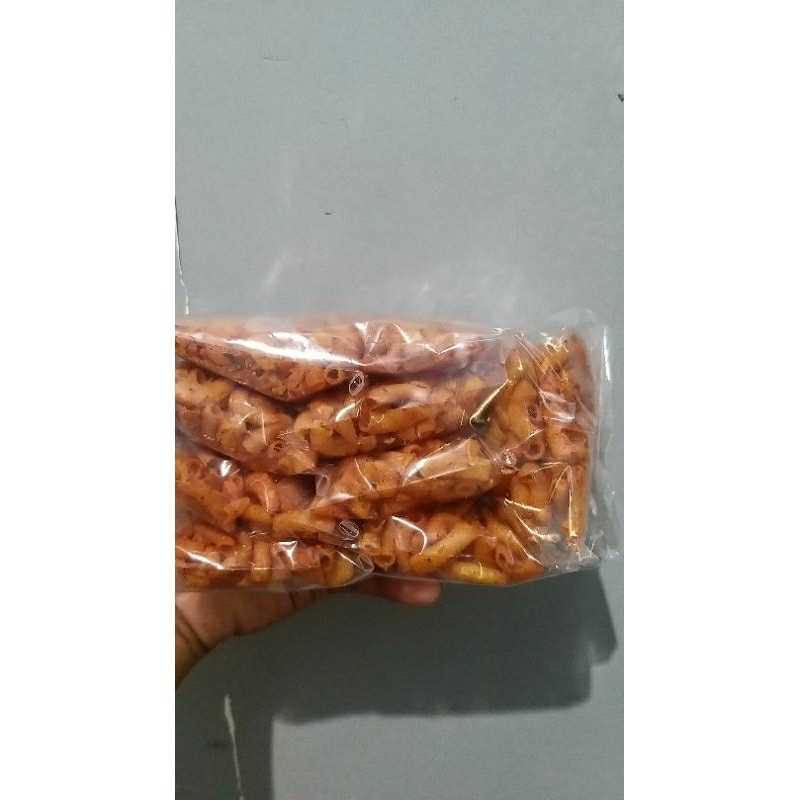 

makaroni kriuk pedas daun jeruk kemasan 1 bks isi 10 pcs