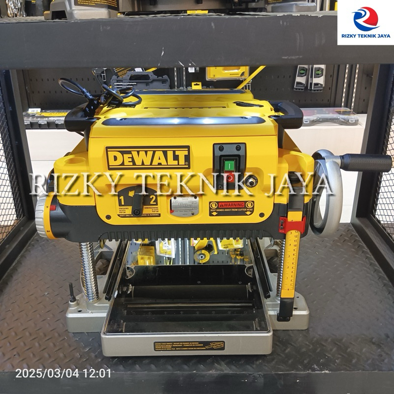 Dewalt Thickness Planer / Mesin Serut Duduk Listrik 2000-2200W DW735
