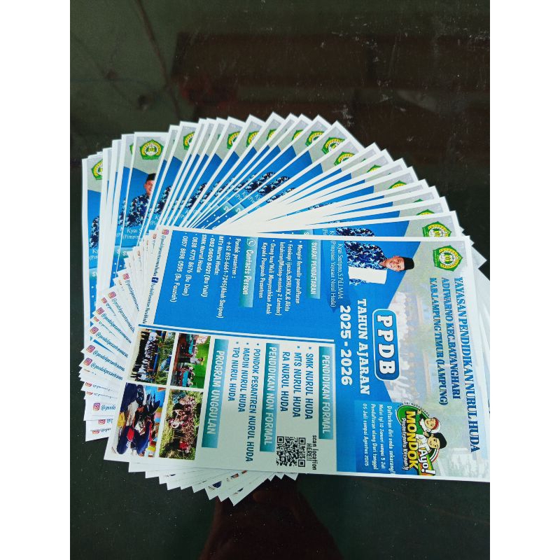 

CETAK BROSUR ARTPAPER 150 GSM MENGKILAP ANTI AIR