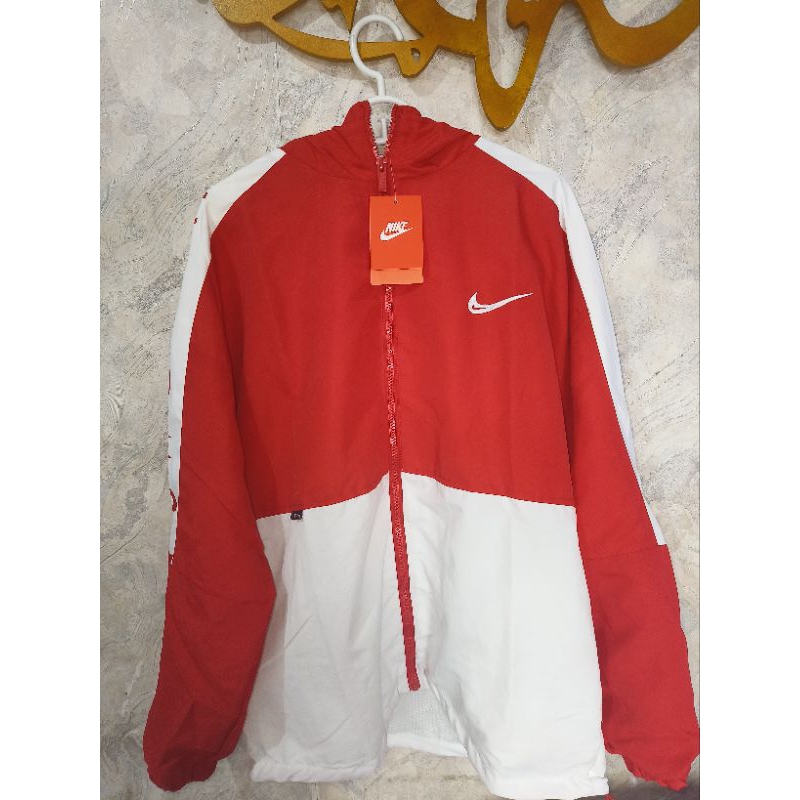 jaket nike swoosh merah putih