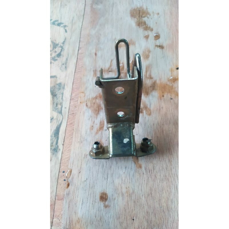 breket dasi pangkon tameng dada Yamaha Vega ZR