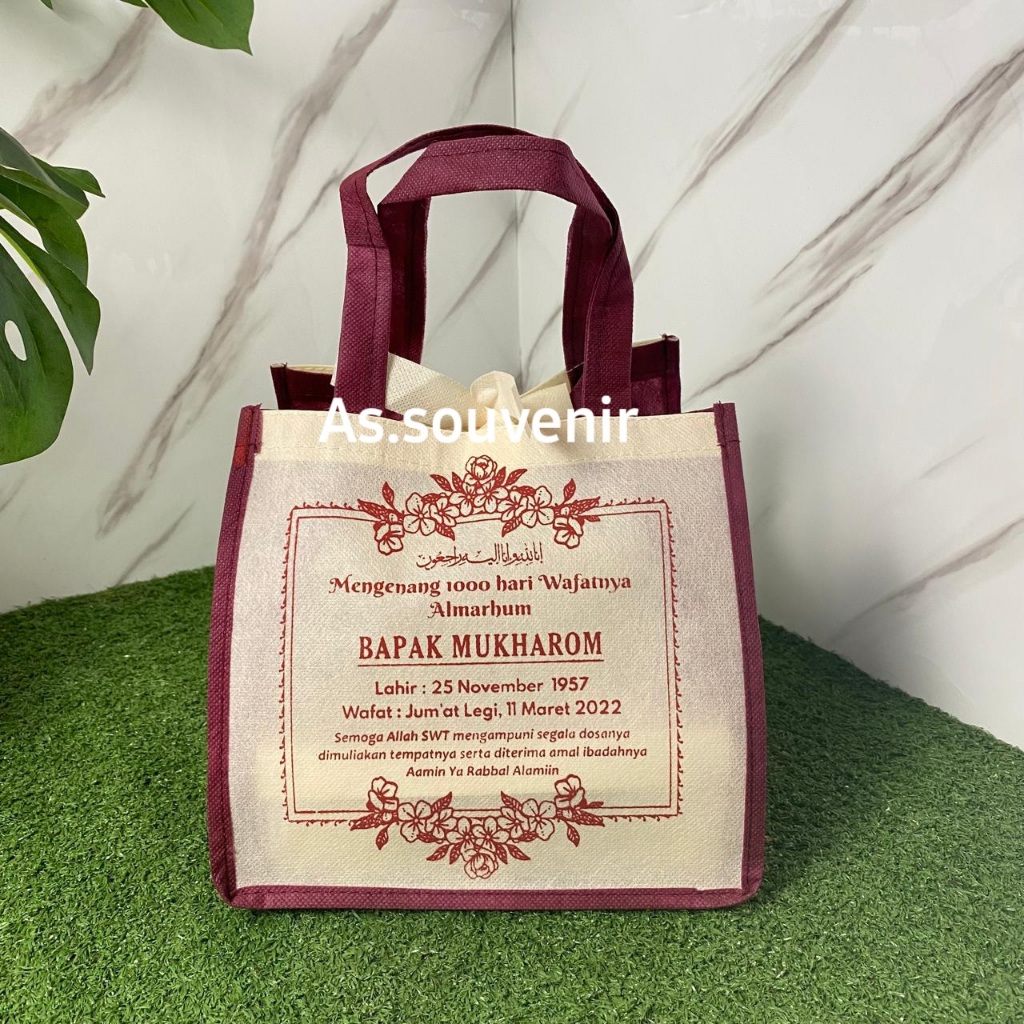 

GOODIEBAG/Tas berkatan/Tas selamatan/Tas hajatan/Tas walimahan/tas haul/tas kotak nasi MUAT BOX NASI KOTAK FREE SABLON FREE DESAIN (CUSTOM)