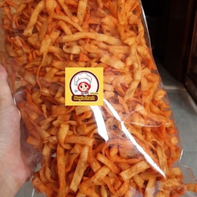 

Stik bawang varian Balado by Nayla Snack