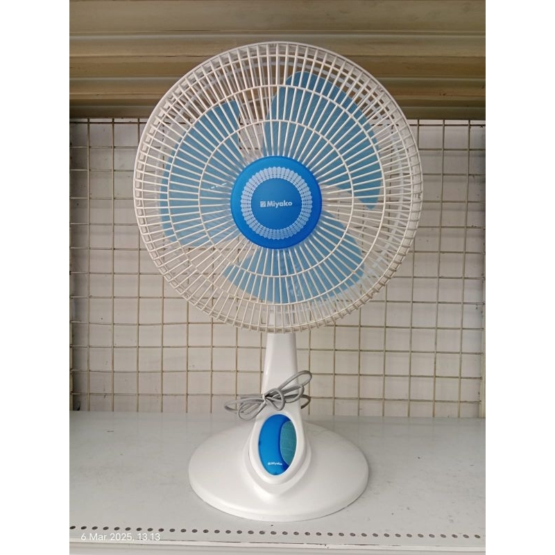 Kipas angin MIYAKO KAD-1227 PL / Desk Fan MIYAKO KAD 1227 PL / Kipas Angin meja MIYAKO KAD 1227 PL