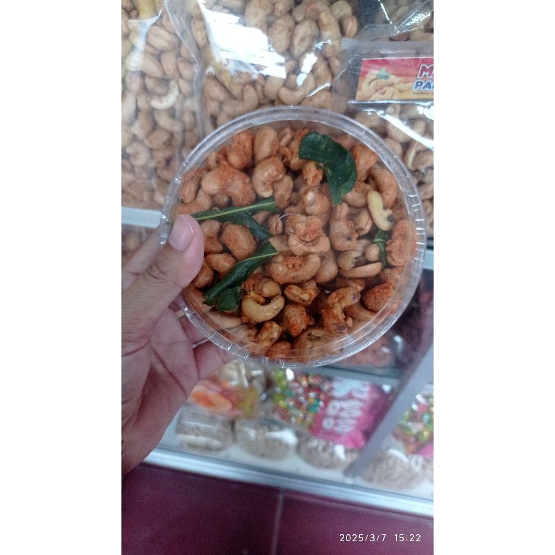 

kacang pedas