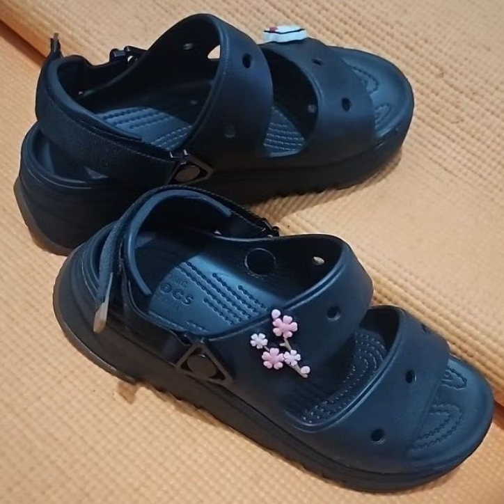 Preloved Crocs Wedges Black +pin