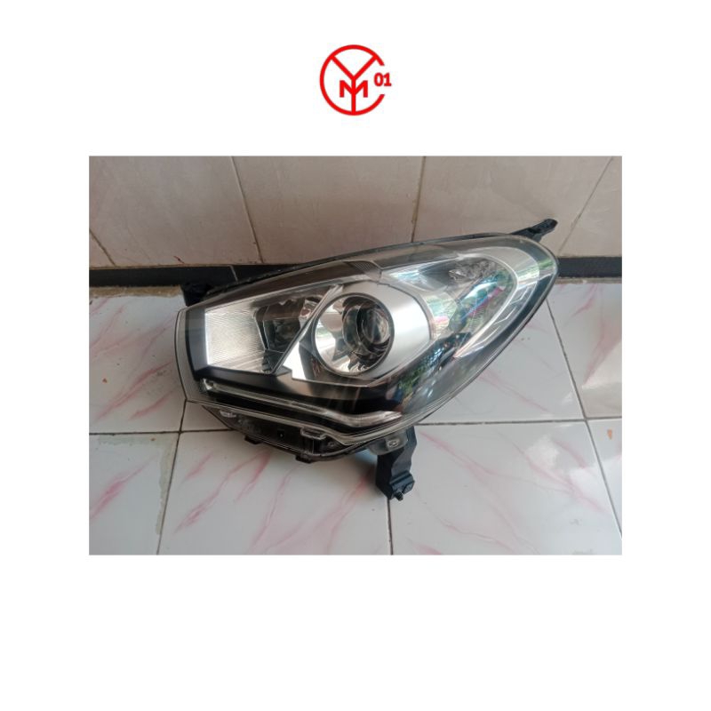 Headlamp Sirion 2015-2017 facelift original (kiri)
