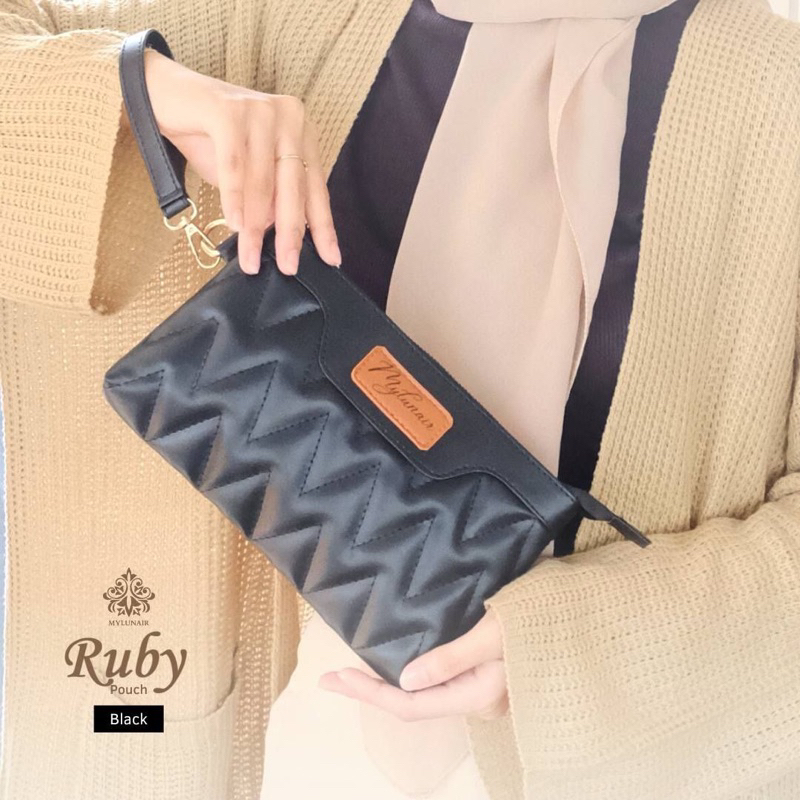 Ruby Pouch By Lunair / Tas Dompel Wanit / Tas Dompet Simple / Tas polos Hitam