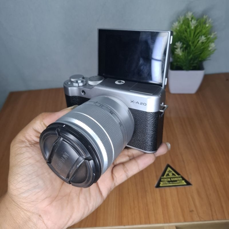 MIRRORLESS FUJIFILM XA20 / FUJIFILM XA20 LIKE NEW