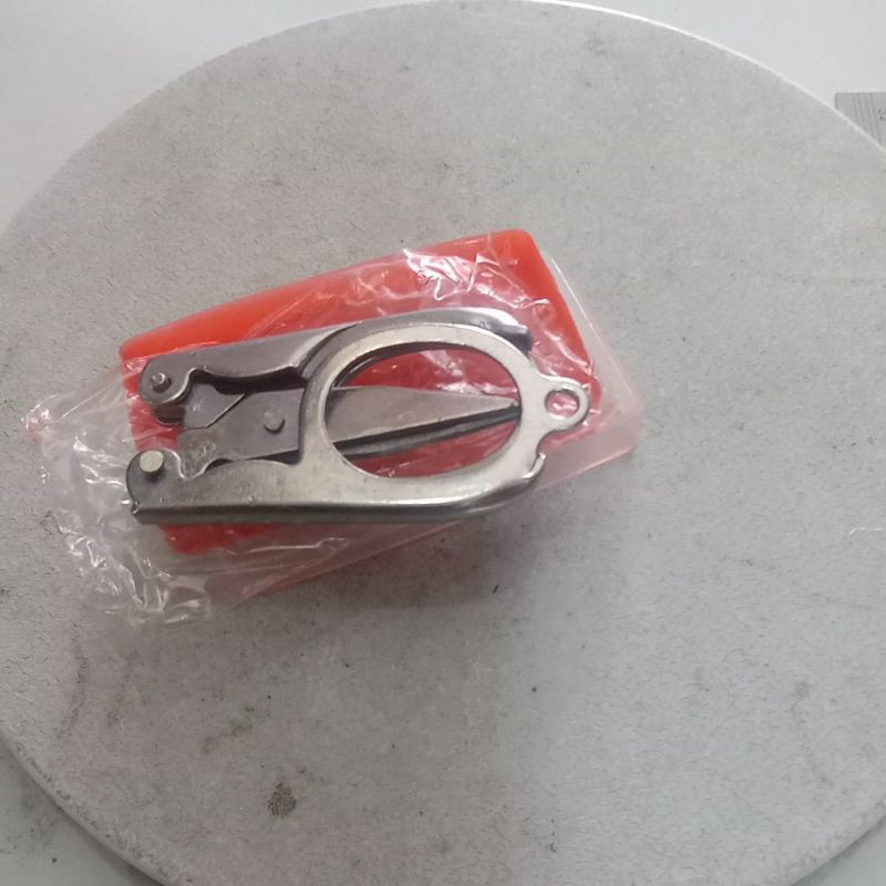 

Gunting lipat bahan besi