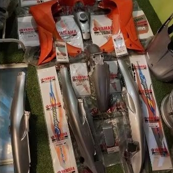 cover bodi dan lis striping ful set body halus jupiter z 2005 2006 silver orange original ygp