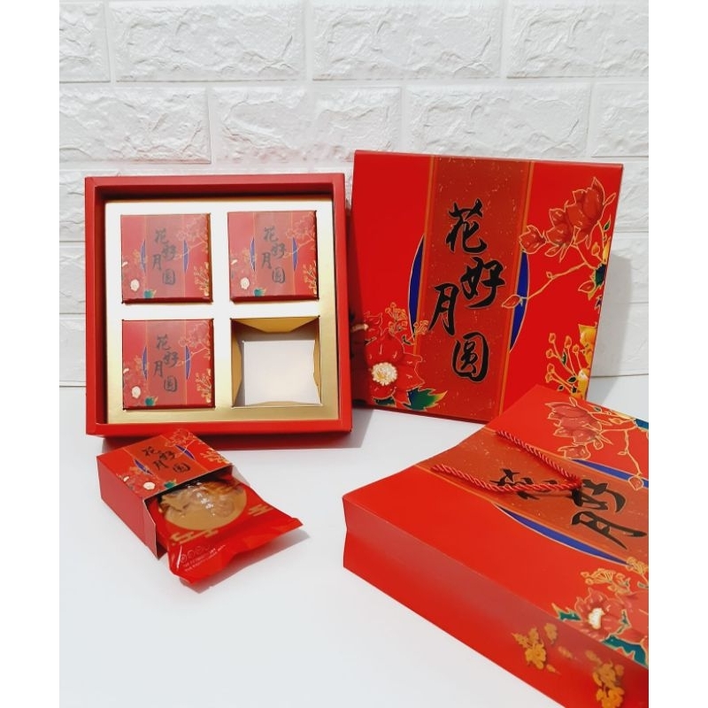 

Kotak Mooncake 100gr | Box Mooncake 125gr | Kotak Kue Bulan | Hanpers Kue Bulan | Mooncake Box isi 4 | Mooncake Hampers | Dus Mooncake