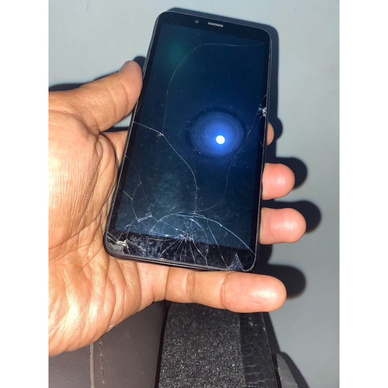 redmi 6a matot mesin segel gk ada batre, di kirim sesuai di foto untuk yang btuh kanibalan monggo.