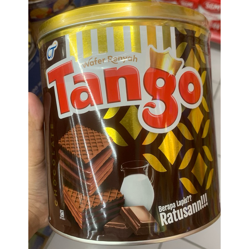 

tango wafer kaleng coklat & vanila 240g