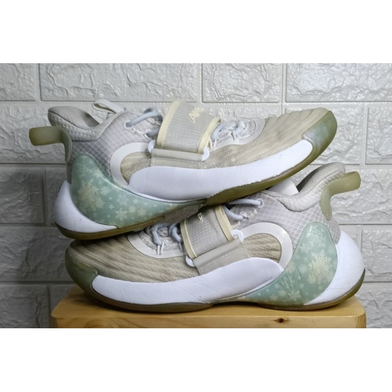 Sepatu Basket Anta KT Splash 3