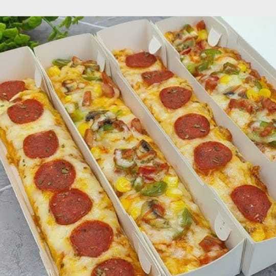 

Pizza Panjang Mozarela - Beef, Supreme, Sosis, Keju